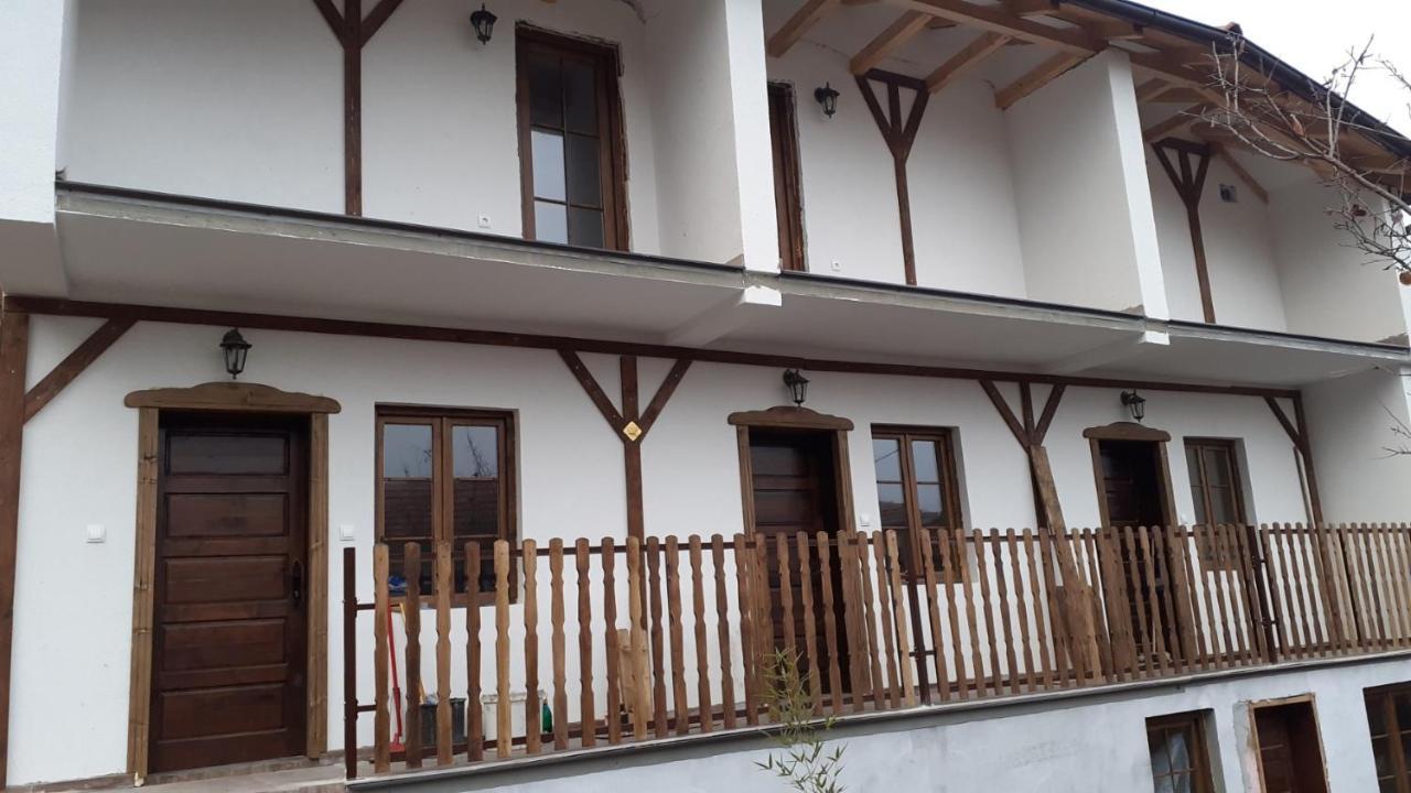 Golemi Kamik Pirot Vlasi المظهر الخارجي الصورة